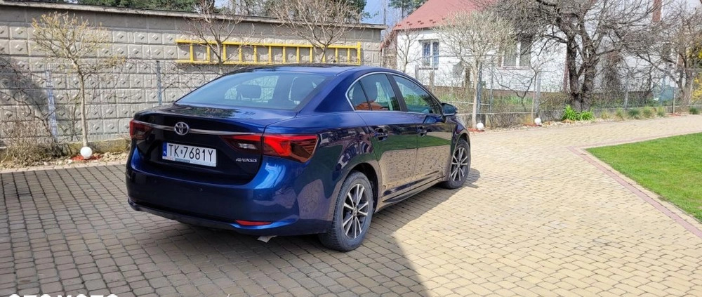 Toyota Avensis cena 52500 przebieg: 158600, rok produkcji 2017 z Kielce małe 106